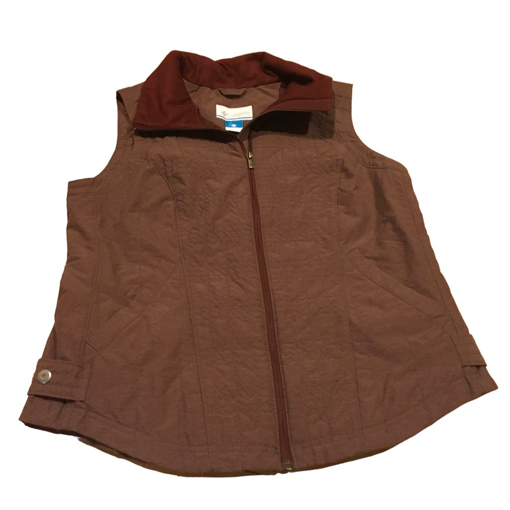 Woman’s Columbia Vest Size L